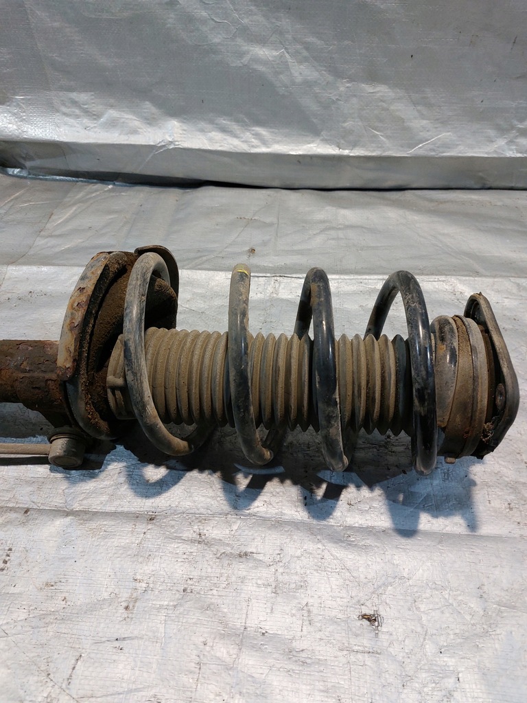 фото №9, Амортизатор пружина правый перед mazda 5 i 1.8 16v