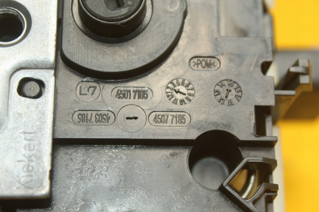 Купить Замок дверь левый задний  peugeot 208 2008 9812501280