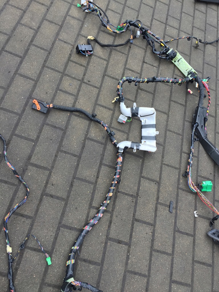 фото №12, Электропроводка салона салонная volvo s60 2.5 дизель