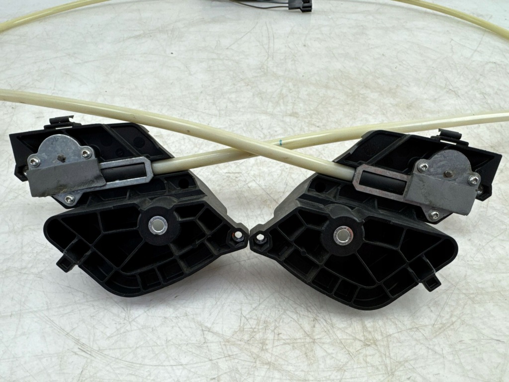 фото №13, Mercedes-benz e w211 2007 моторчик шторки безпеки скло задній