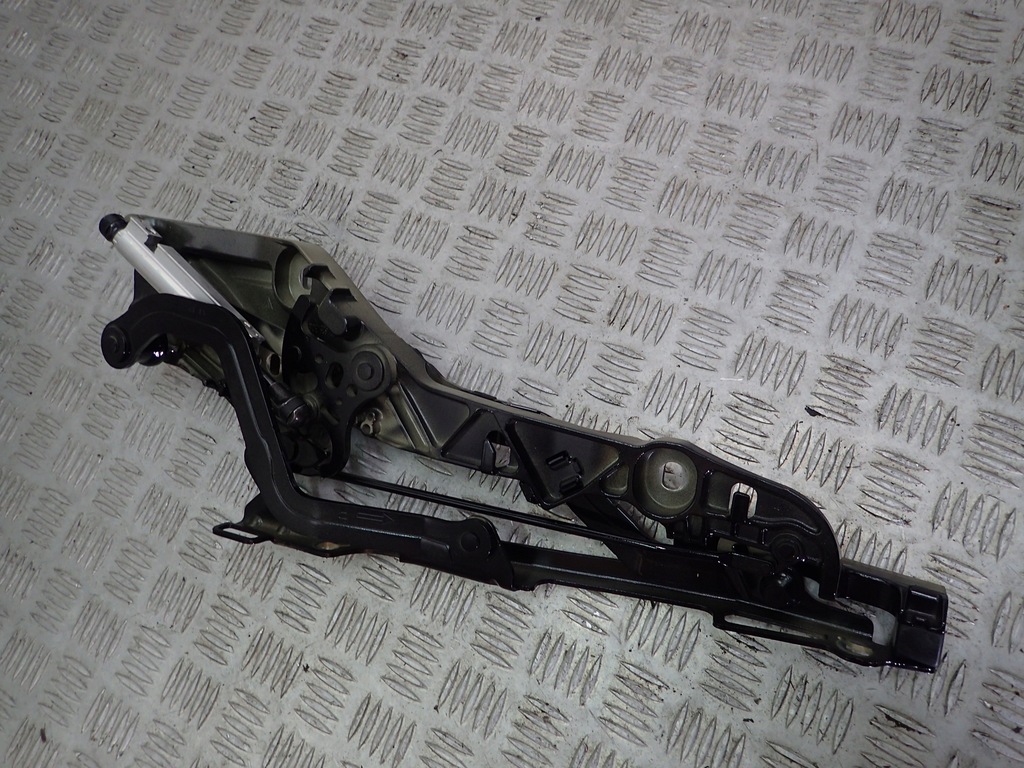 фото №1, Porsche 991 911 lift петля кришки r 9p1825308