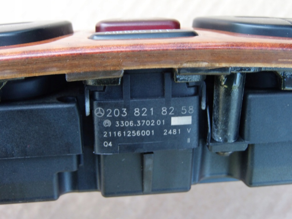 фото №6, Рамка радио кнопка аварийных a2036802539 mercedes c w203 eu 2.2 cdi