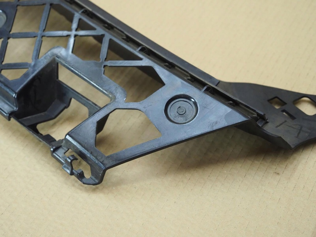 фото №7, Mercedes b-klasa w247 верхній підсилювач бампера