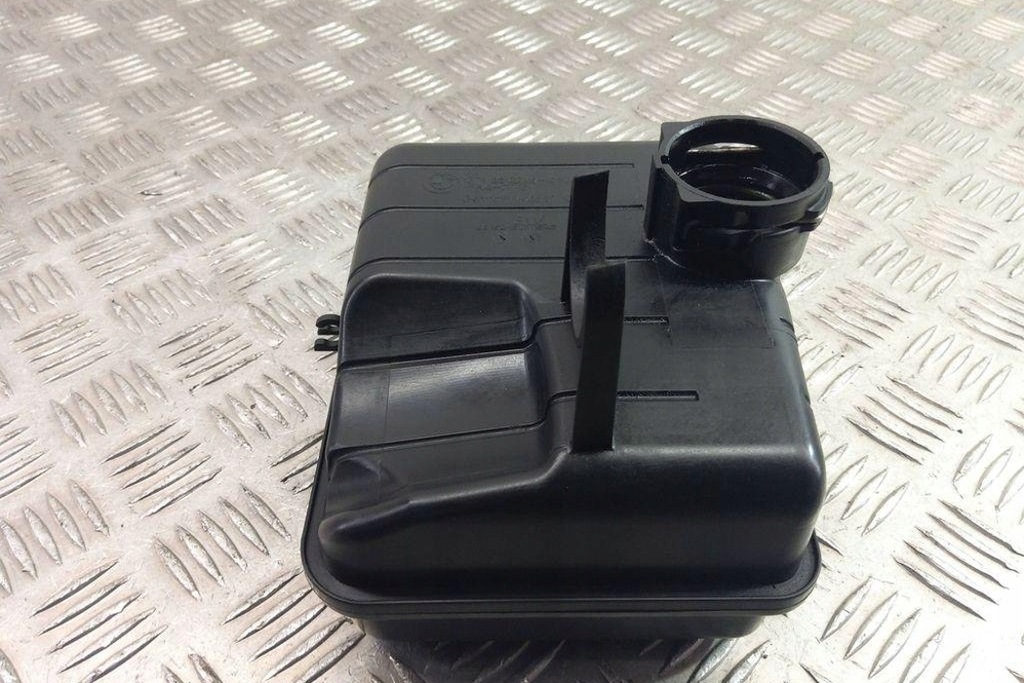 фото №10, Резонатор всмоктуючий bmw 5 f10 8512249 2.0l дизель 2011