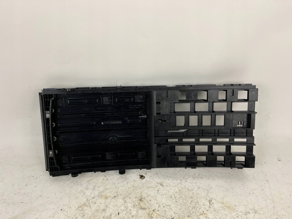 Element консолі центральної tesla model x 105805300c Ціна