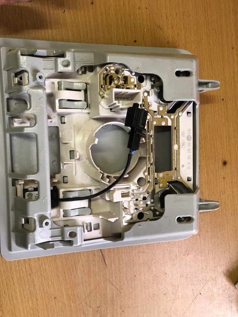 фото №9, Seat leon iii лампа потолочный освещение кабины 1k0947133h