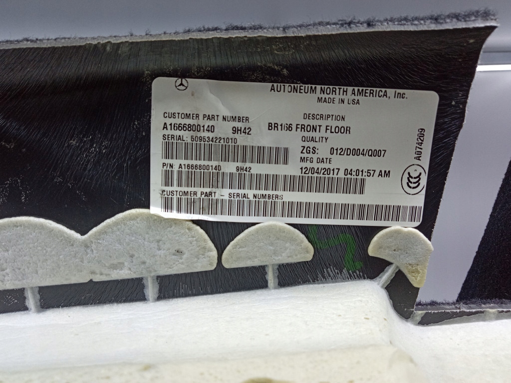 фото №5, Mercedes gls x166 обшивка пол перед левая eu a1666800140