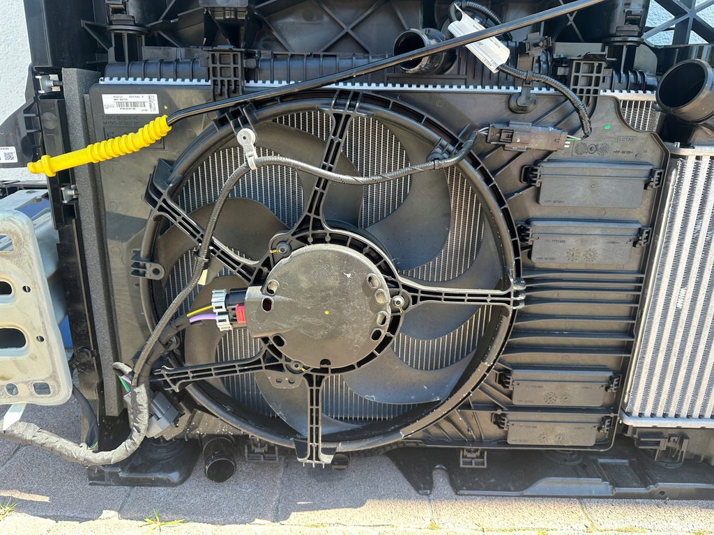 фото №9, Ford transit courier tourneo 23- комплект радиатор pas передний