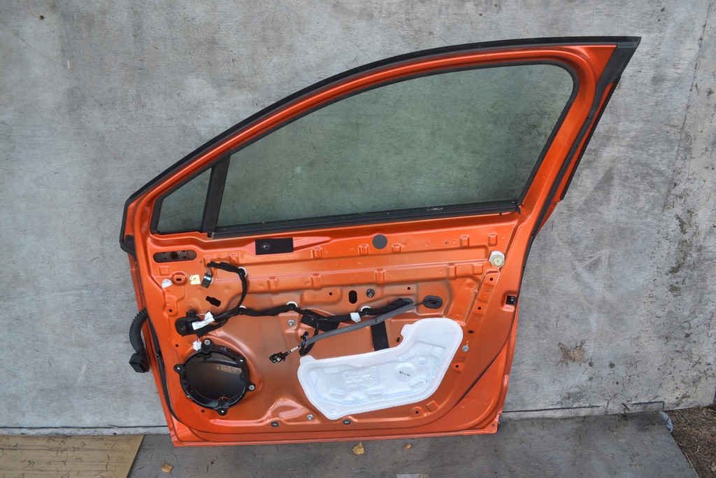 фото №3, Renault clio v дверь правое передние