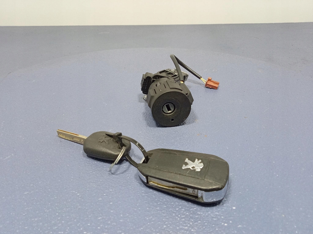Купити Peugeot 208 рестайлінг  15-19 замок запалювання 9663123380