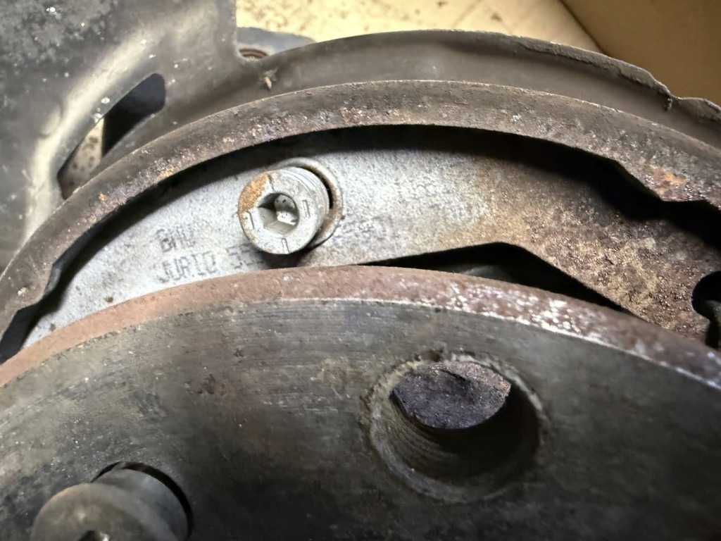 Поворотный кулак ступица правый задний  правая задняя bmw f30 f31 2.0d f20 f21 320d в Украине