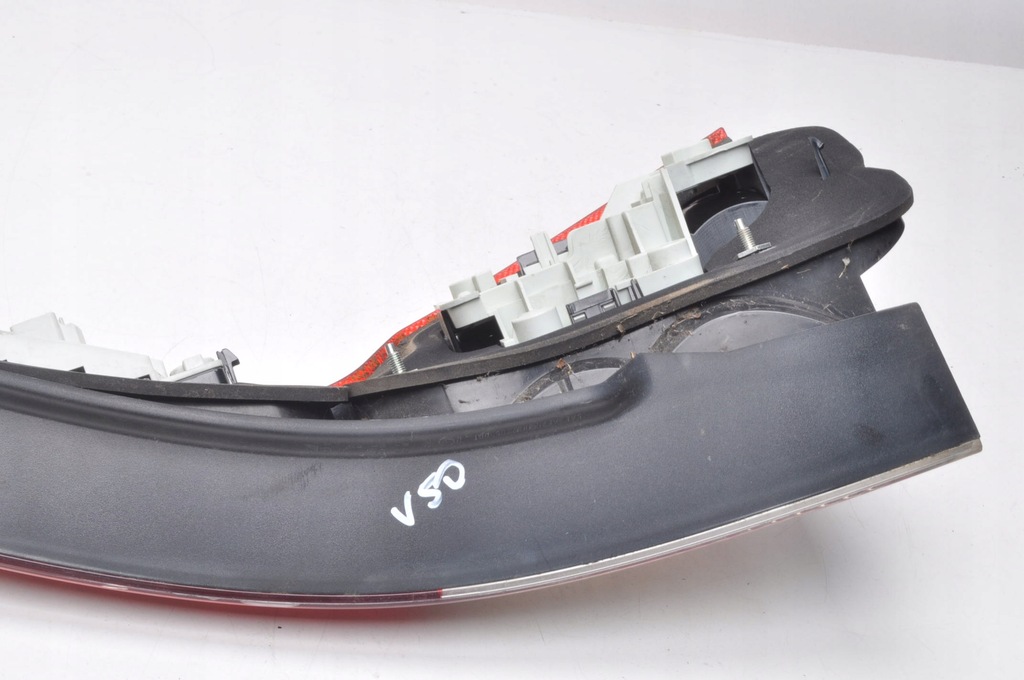 фото №13, Volvo v50 лампа левая задняя левый задняя 30744543 kombi lift