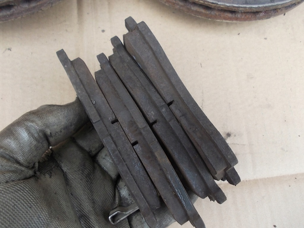 фото №7, Тормозные диски тормозные передние тормозные колодки kia shuma 1,6 16v 2001 r