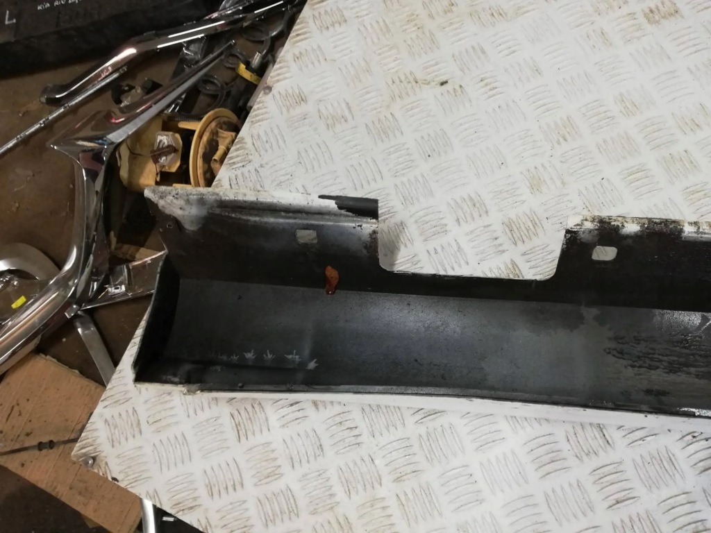 Порог накладка  порог правая mercedes b klasa w246 рестайлинг Цена