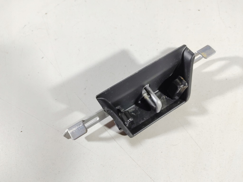 фото №8, Volvo v60 18r- засувка кришки багажника 31455915