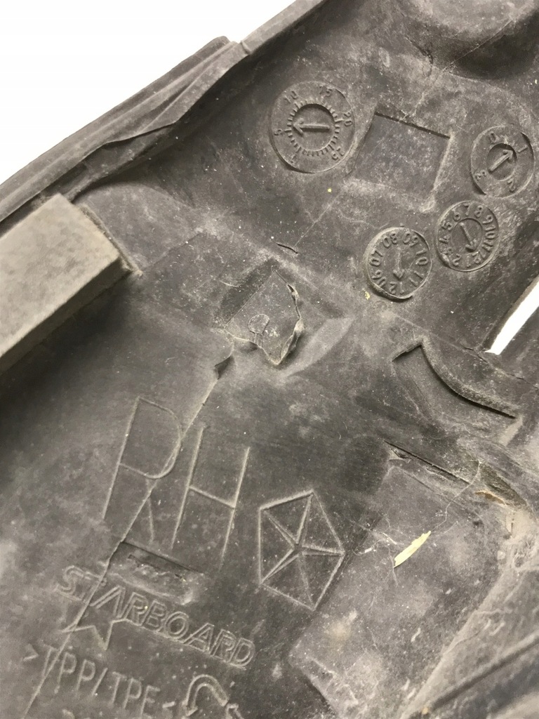 фото №10, Dodge nitro молдинг скло перед права лобове