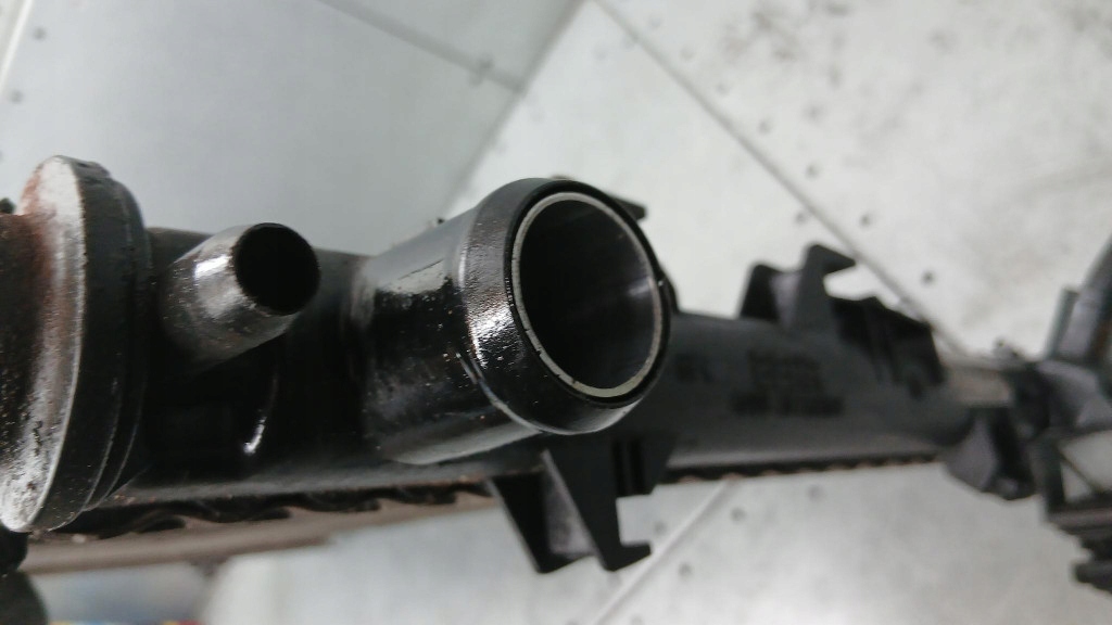 Радіатор води mercedes vaneo w414 01-05r 1.7cdi a1685001602 Зі Шроту