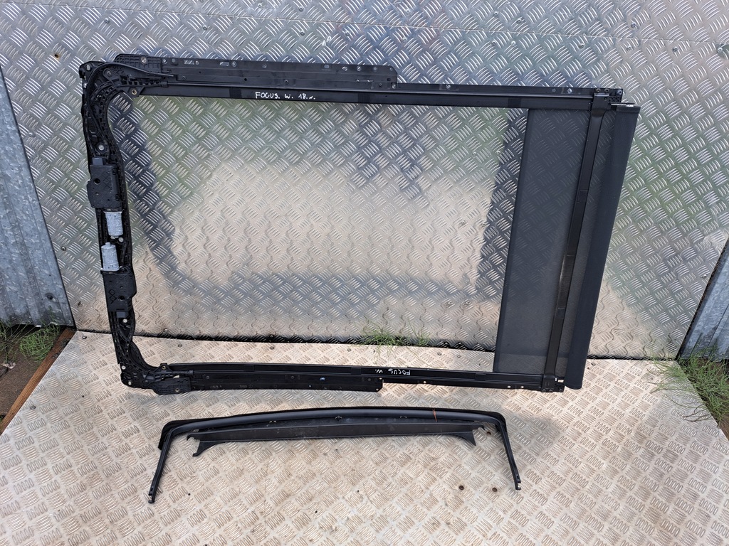 фото №3, Ford focus mk4 хэтчбек шторка жалюзи панорамы