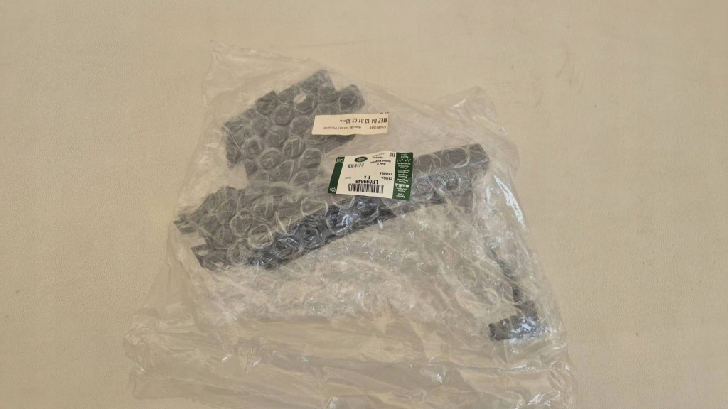 фото №1, Land rover range rover evoque l538 напрямна бампера задня лівий lr099648 новий