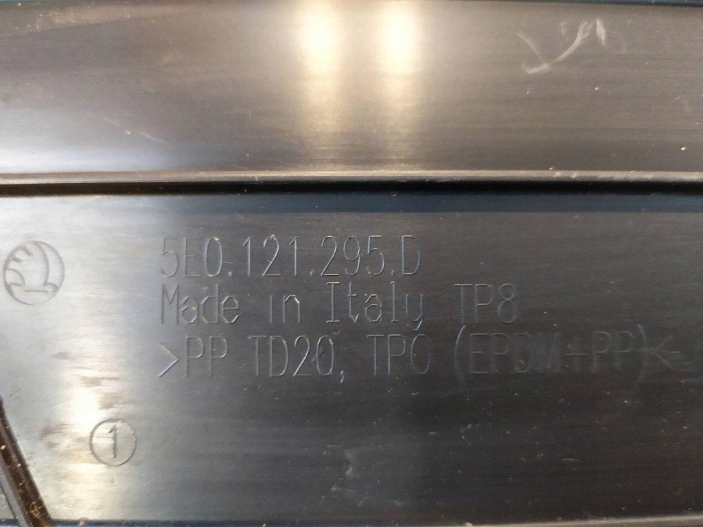 фото №9, Впуск воздуховод воздуха skoda octavia mk3 iii 5l0121295d