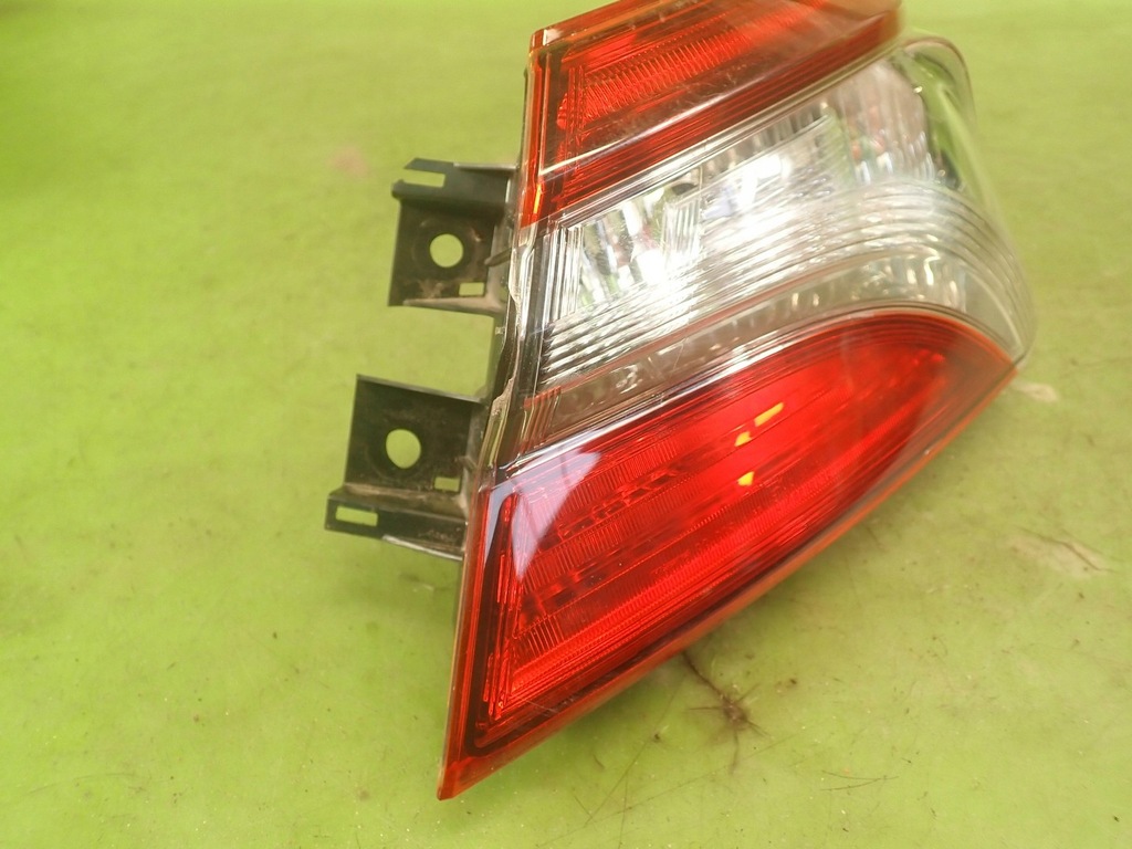 фото №9, Лампа правая задняя задняя toyota camry ix 19r