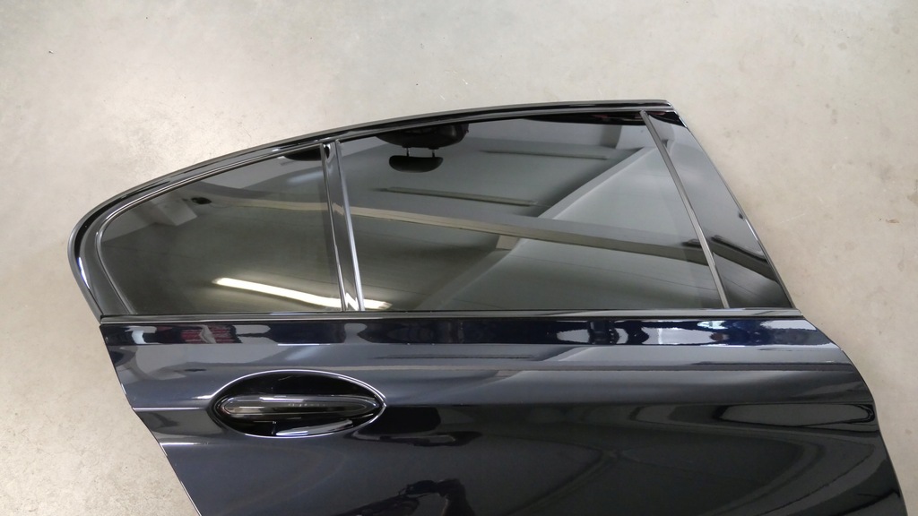 фото №7, Bmw g30 f90 дверь правое задние комплект цвет 416 carbonschwarz shadowline