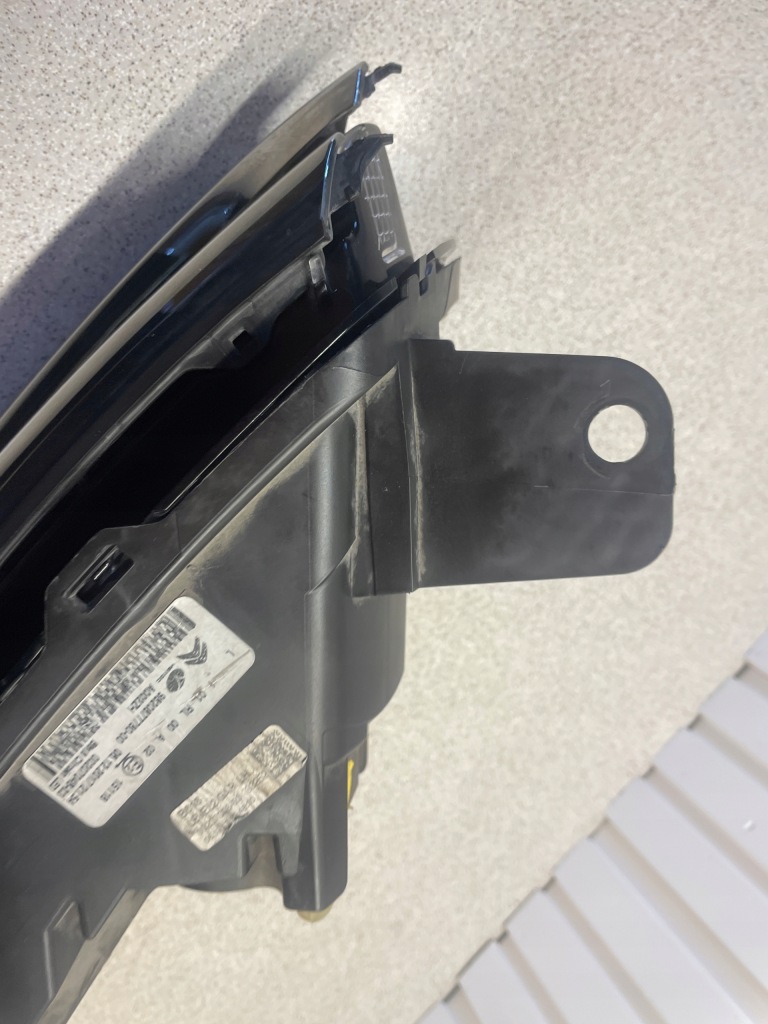 Led к citroen c3 правый оригинальный в Украине