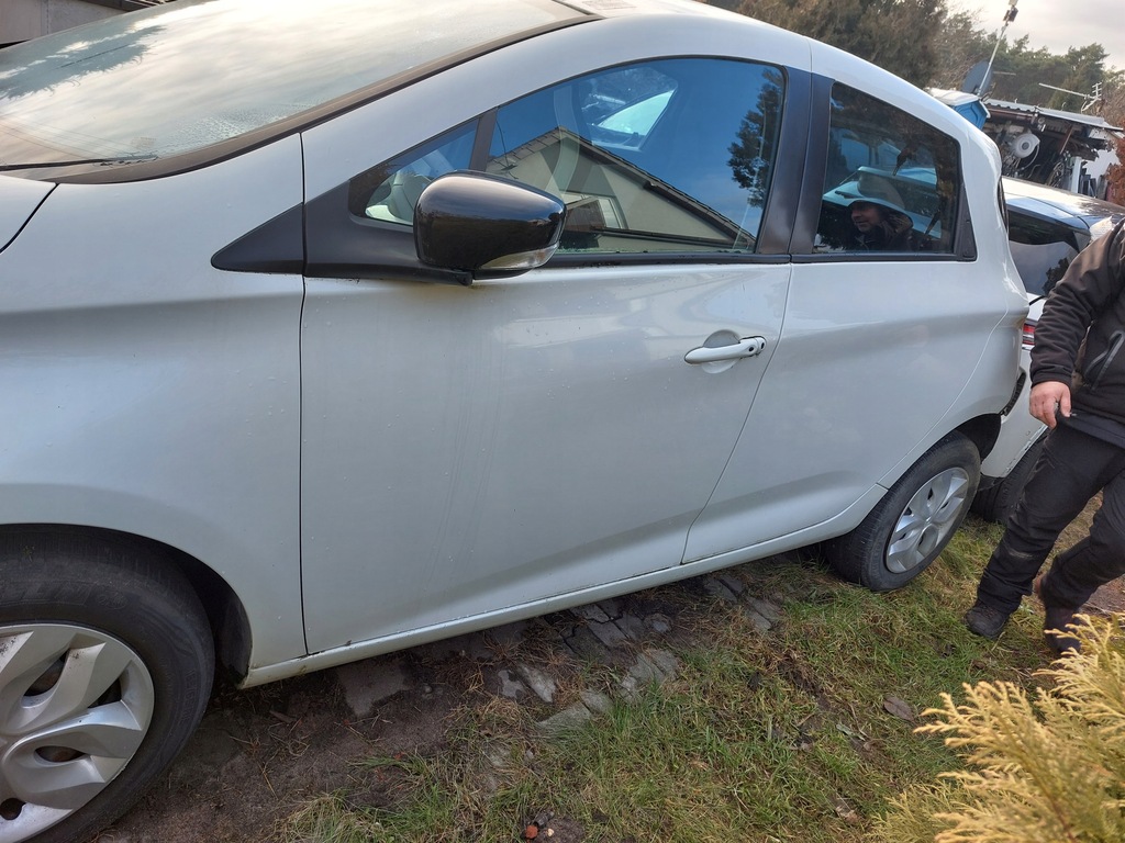 фото №1, Renault zoe 13-дверь перед переднее