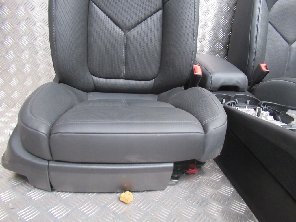 фото №8, Porsche macan сидіння оббивка обшивки m75