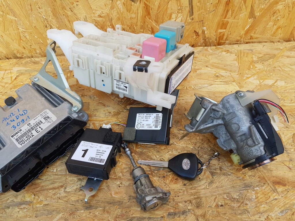 фото №6, Бортовой компьютер замок зажигания набор стартовый toyota auris i 1.4 d4d 2006-2009