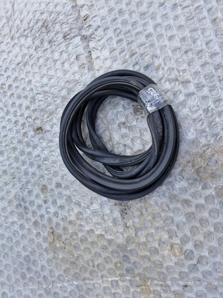 фото №1, Bmw e92 прокладка крышки багажника задняя