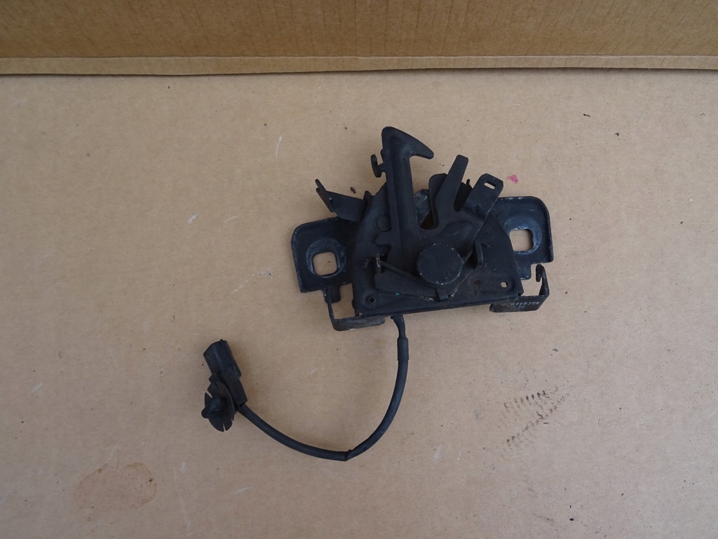 фото №1, Renault trafic iii vivaro b замок капот