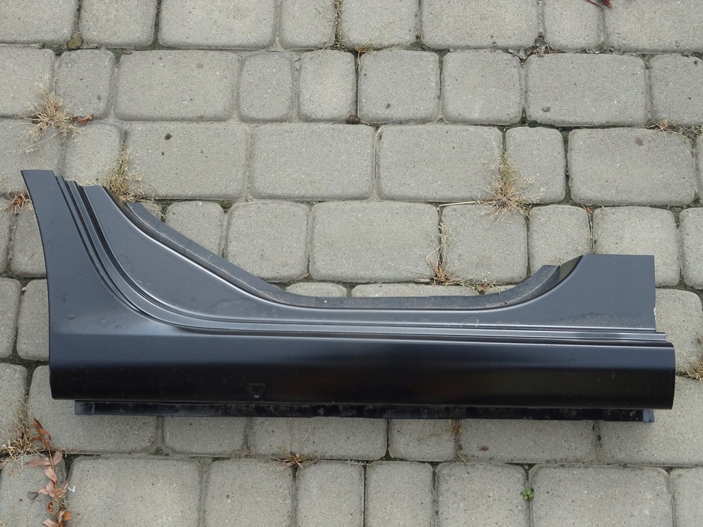 фото №1, Skoda scala порог задняя задний правый кронштейн