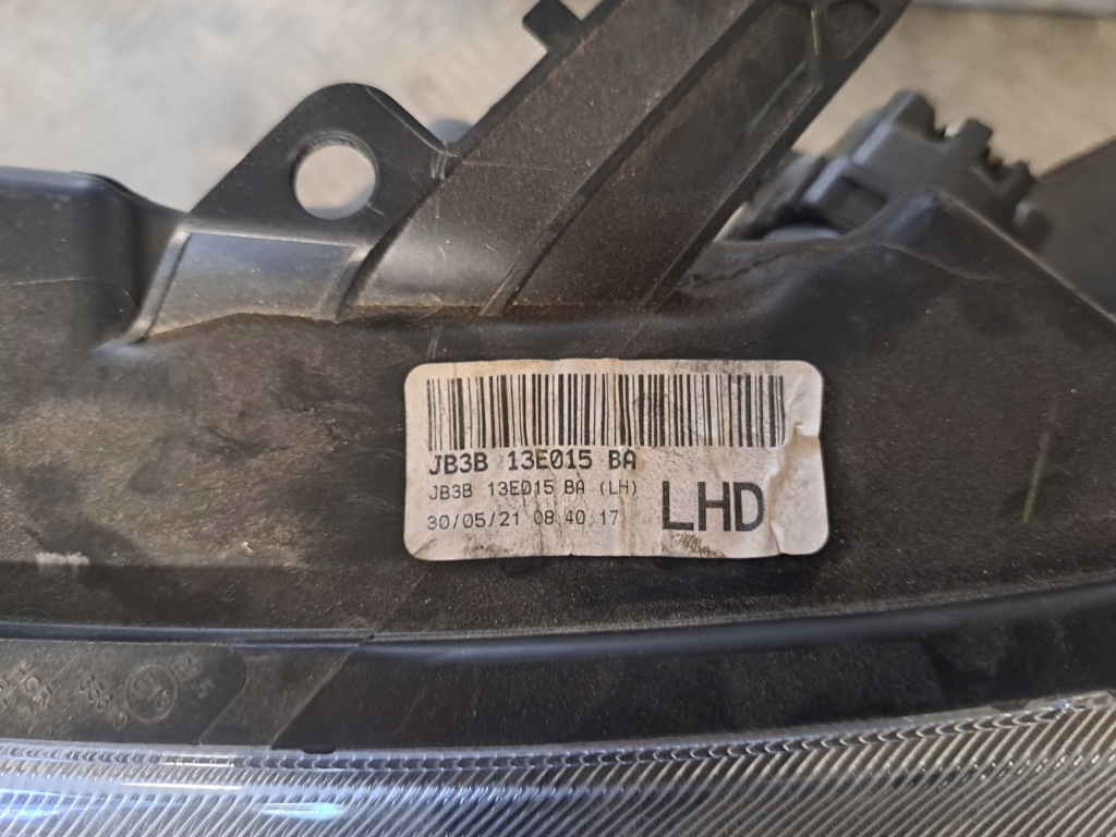 Ford ranger рестайлинг  2019 r фонари перед led jb3b-13e014-ba jb3b-13e015-ba Оригинал