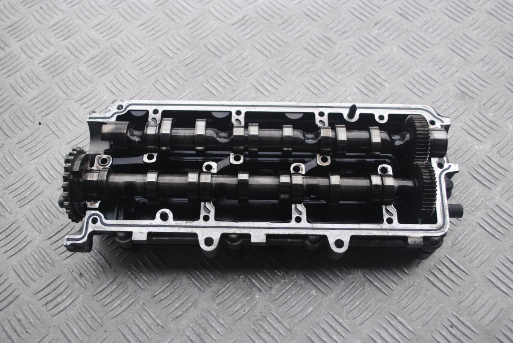 Вал впускной  выпускной валы распределительного вала 2.7 tdi audi a6 c6 Цена