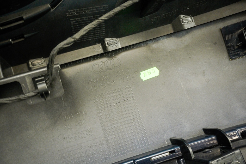 Бампер задний задний  комплект  pdc жгут audi a8 4h lift lx5r 4h0807067f 4h0807511f Недорого