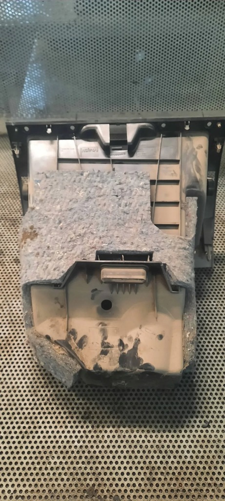 фото №1, Бардачок панелі renault master 688000049r