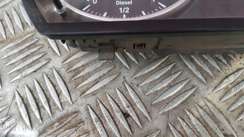 фото №10, Bmw e90 e91 2.0d лічильник приладова панель 9187060