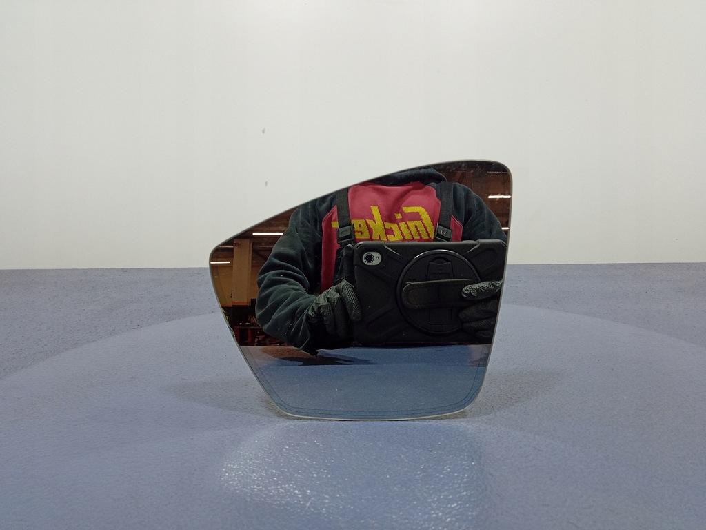 фото №1, Skoda kodiaq i 16- стекло зеркало левая фотохромный