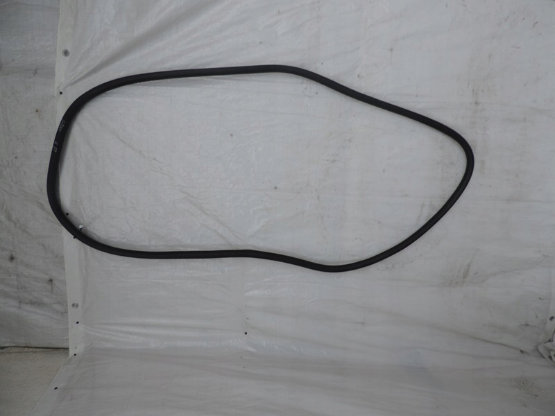 фото №1, Уплотнитель дверь левая перед opel grandland