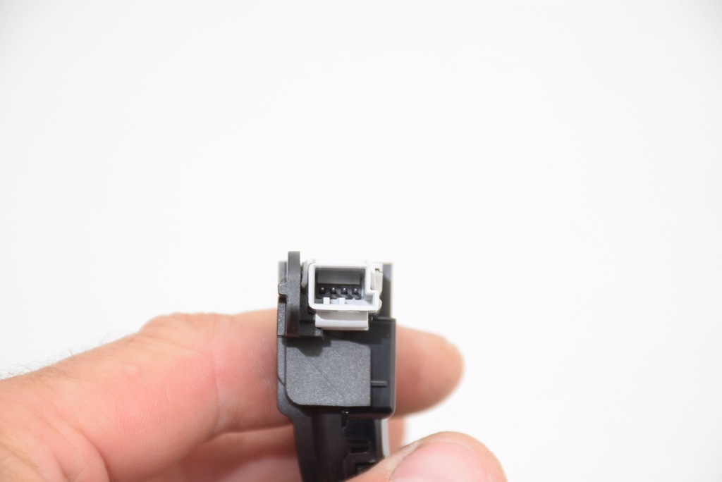 фото №8, Bmw 7 i7 g70 молдинг лента led амбие́нтное освещение панели приборной панели