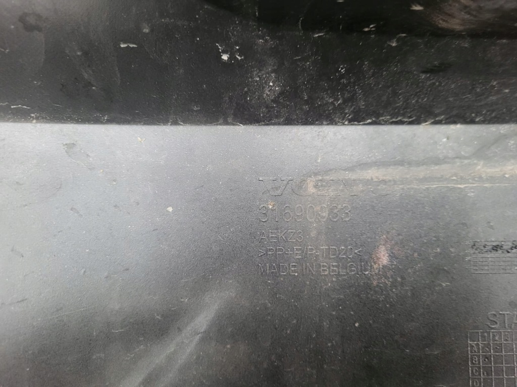 Volvo xc40 lift 22- бампер перед передний 6xpdc spr 31690933 Оригинал