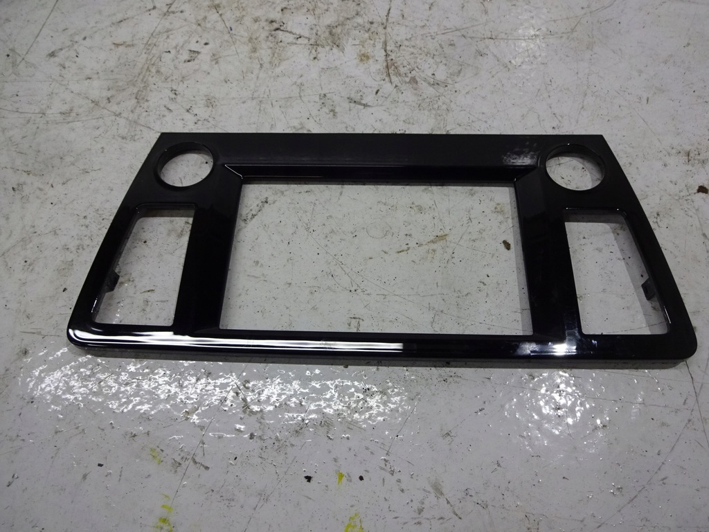 фото №2, Рамка дисплея радио skoda octavia iii 12-
