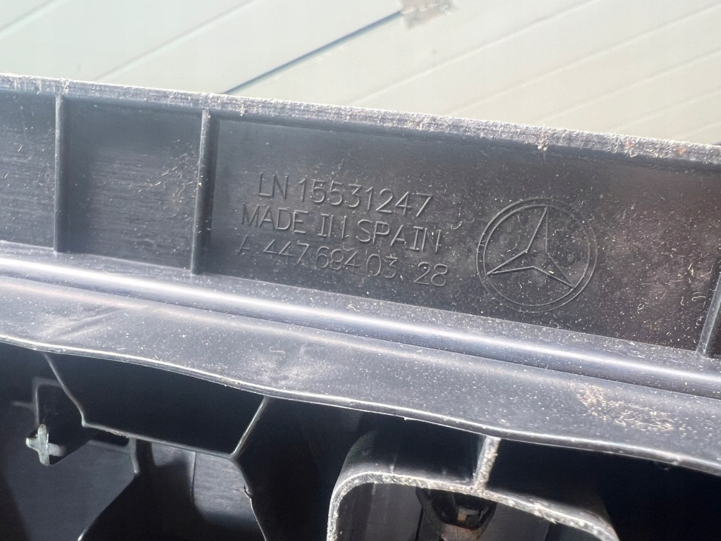 фото №9, Подножка крышки багажника mercedes vito w447