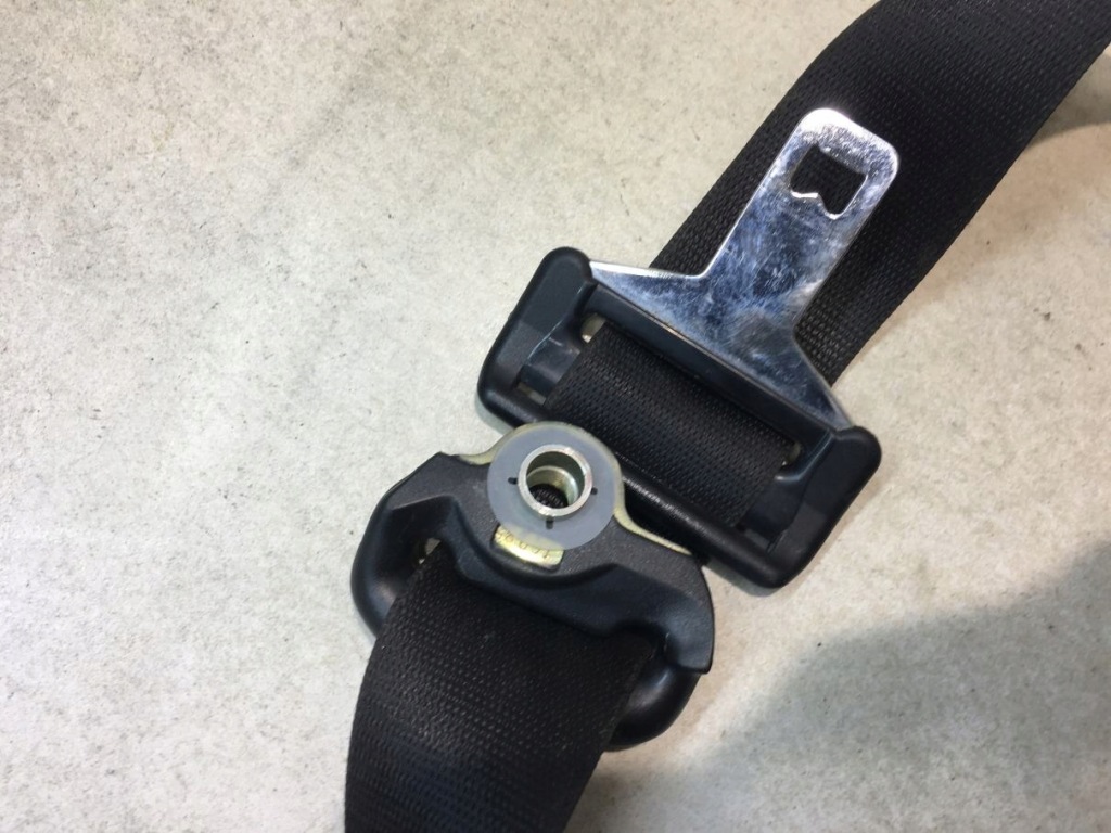 Ремінь безпеки лівий задній mercedes ml w163 a1638601985 Недорого