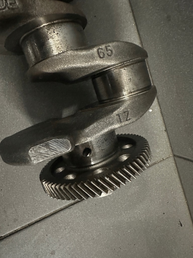 Wał коленчатый номинал поцарапанный audi a4 b7 2.0 tdi blb 038aa в Украине