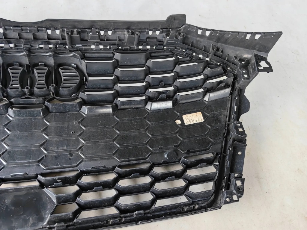 фото №2, Audi a3 8y black- решётка радиатора, решётка радиатора cała ładna