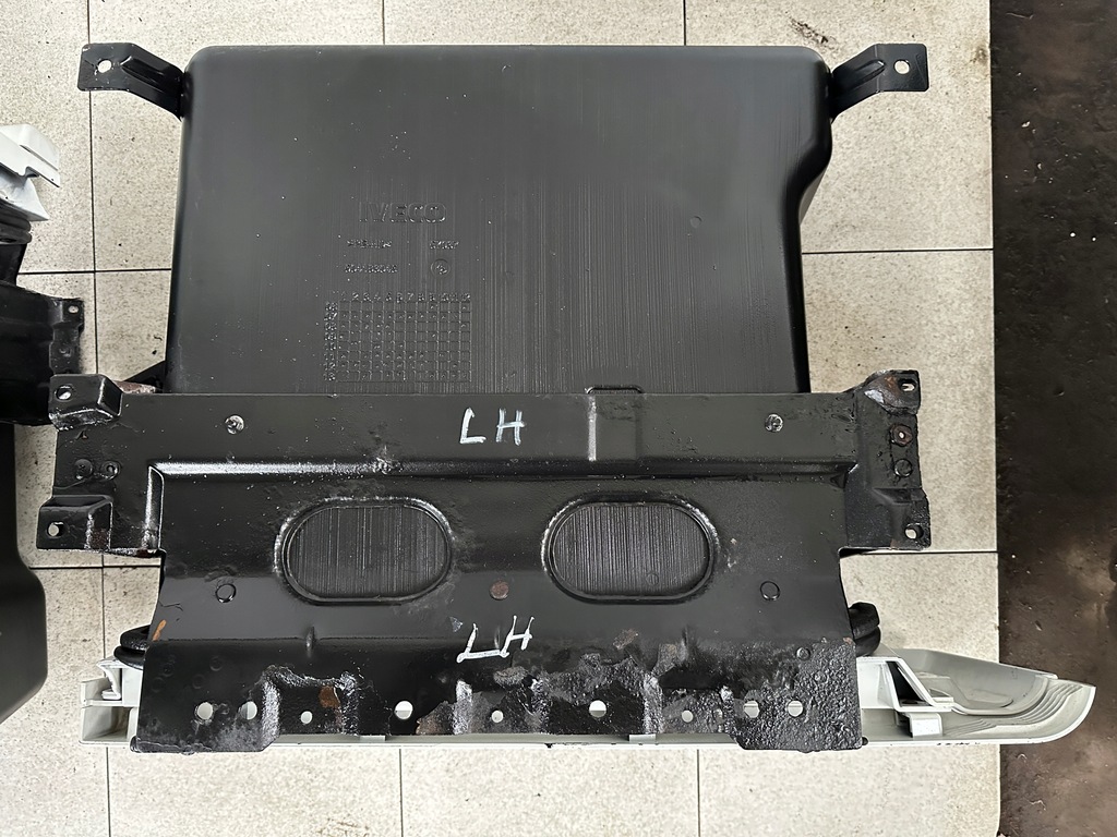 фото №9, Бардачок салонний pod кабіна лівий правий stralis hi-way 504008525 504183045