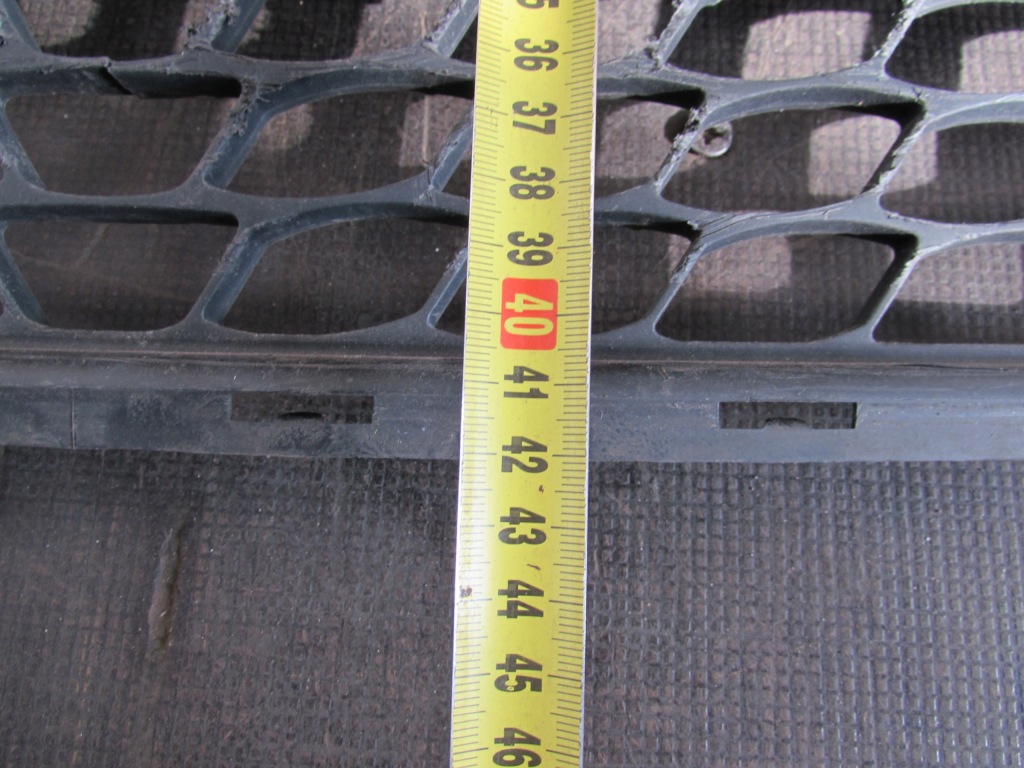 Решітка бампера середня hyundai i30 07-10r 86561-2r000 Оригінал