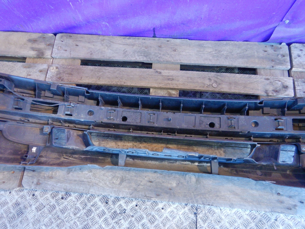 фото №8, Volvo v40 i s40 00-02 бампер перед передний 343-22